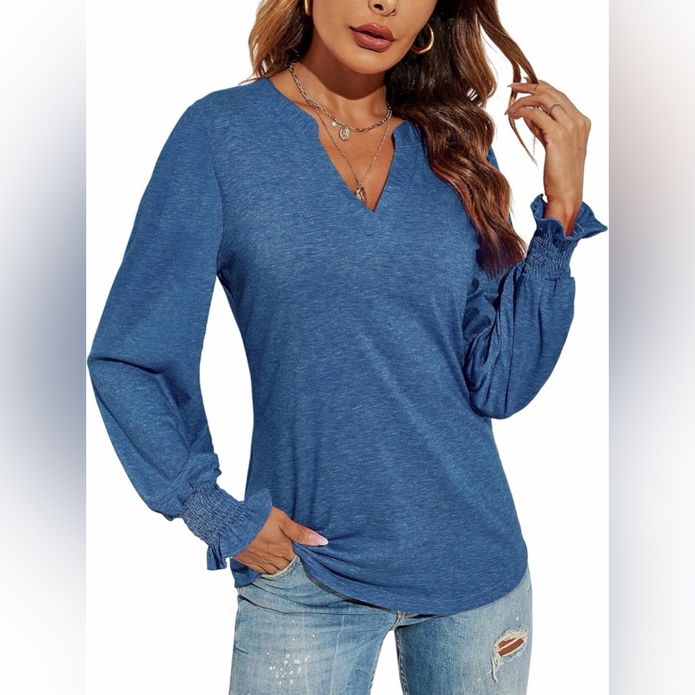 NWT Women's Heather Blue Long Puff Sleeve V-Neck Top